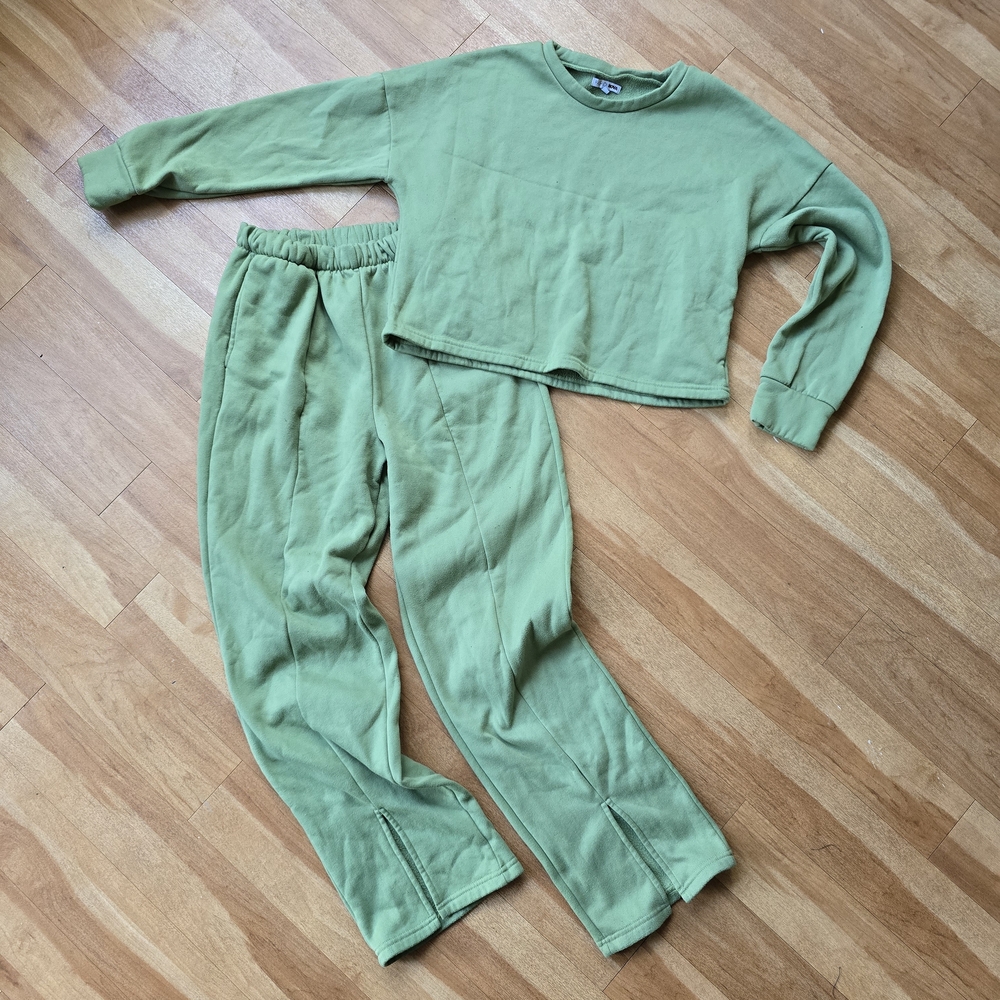 Fashion Nova Women's Olive Sweatsuit Set